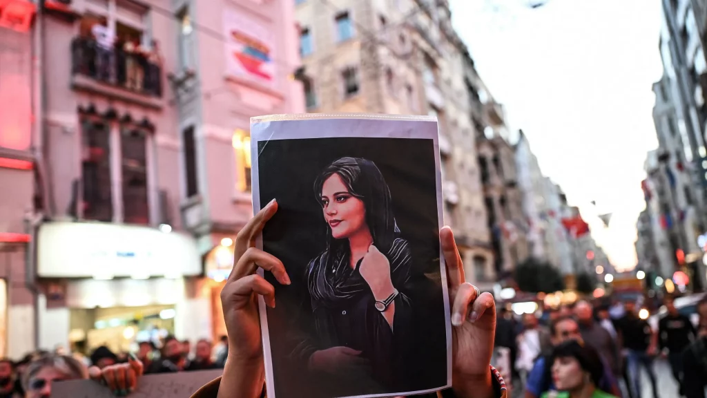 L'Iran lotta per "Donne, Vita, Libertà"